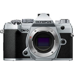 オリンパス ミラーレス一眼カメラ「OLYMPUS OM-D E-M5 Mark III」ボディ（シルバー） E-M5-MK3-ボデイ-(SLV) 【返品種別A】