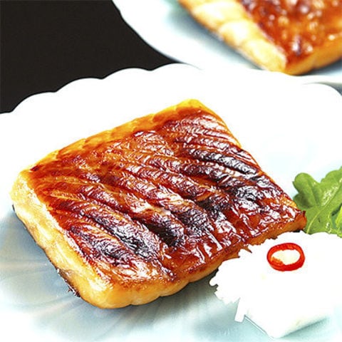 鮭の味噌漬 割烹ふじ田 新潟県 ほどよく脂ののった鮭の旨みを香ばしい味噌の風味が引き立てます 水産加工品